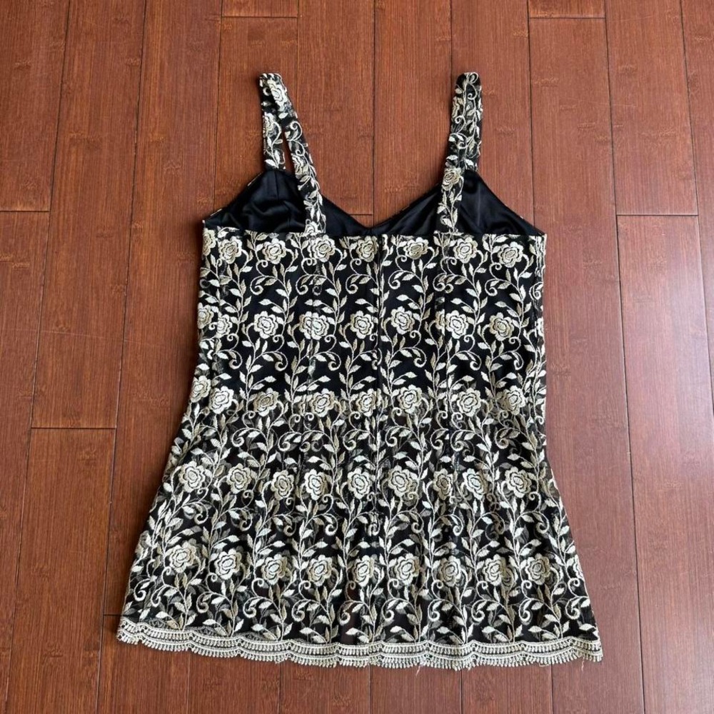 Vintage Black and Gold Tank - Picture 3 of 8